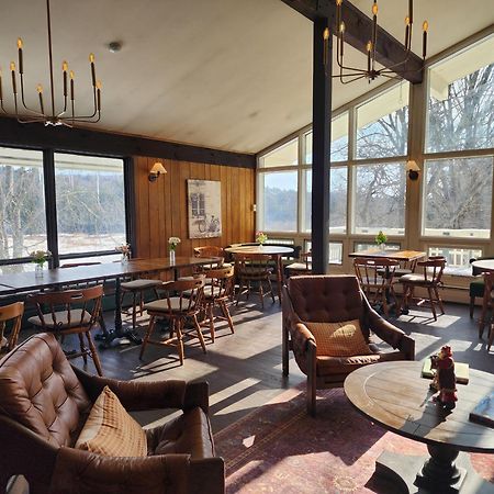 Mountaineer Inn ウェスト・ドーバー エクステリア 写真