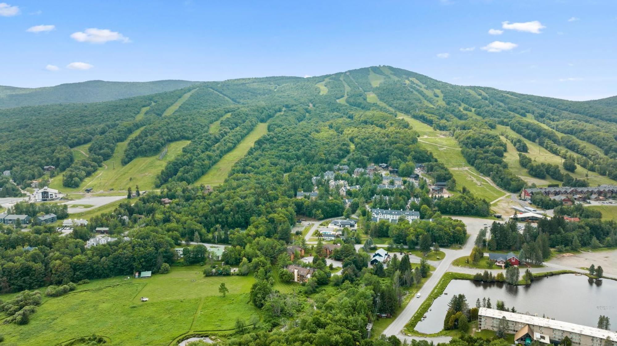 Mountaineer Inn ウェスト・ドーバー エクステリア 写真
